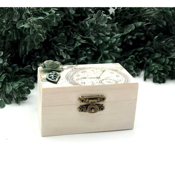 Small Wooden Trinket Box With Vintage Clock Design & Green Paper Rose Accents - Picture 2 of 6